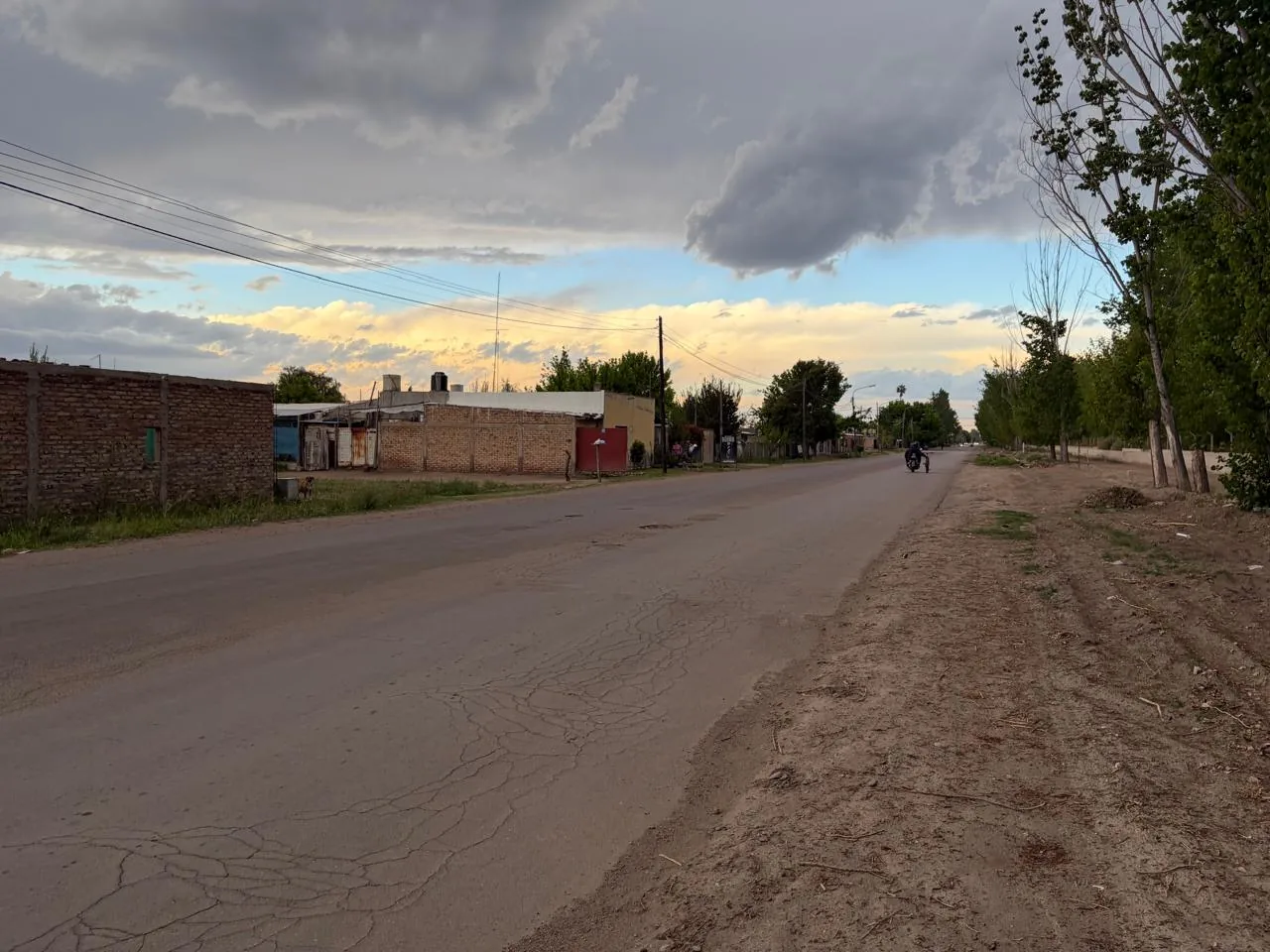 Lote sobre Costa Canal Matriz en San Martín